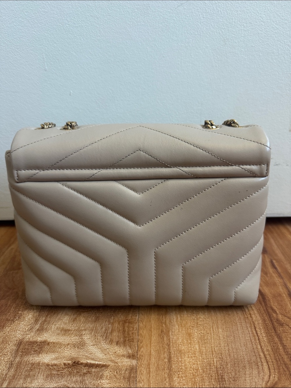 Saint Laurent Beige LOU LOU Quilted Chevron Chain Shoulder Bag - Picture 4 of 7